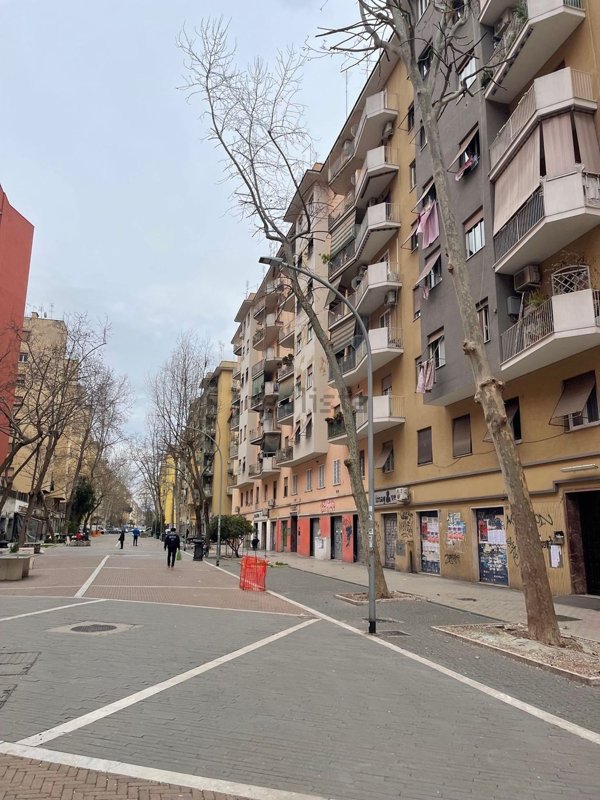 appartamento in vendita a Roma in zona Don Bosco