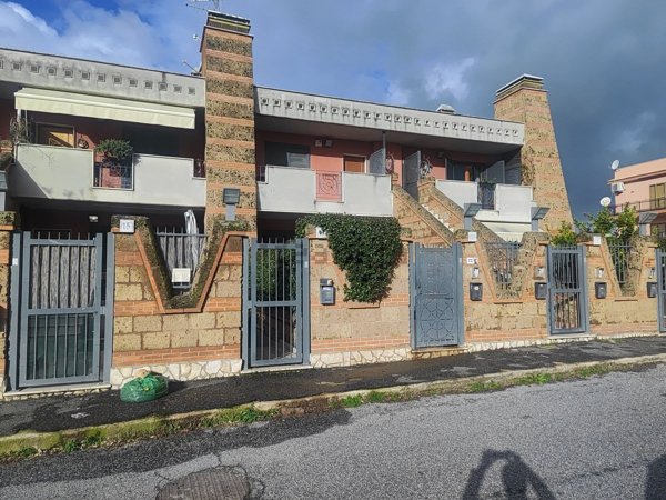 appartamento in vendita a Roma in zona Valle Muricana