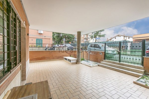 appartamento in vendita a Roma in zona Tomba di Nerone