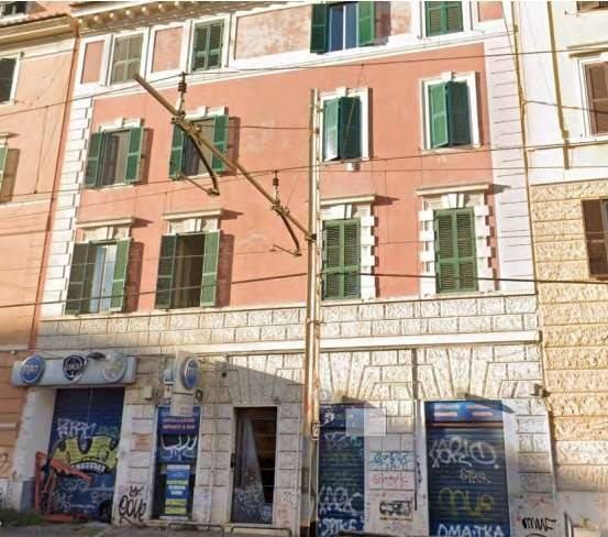 negozio in vendita a Roma in zona Esquilino