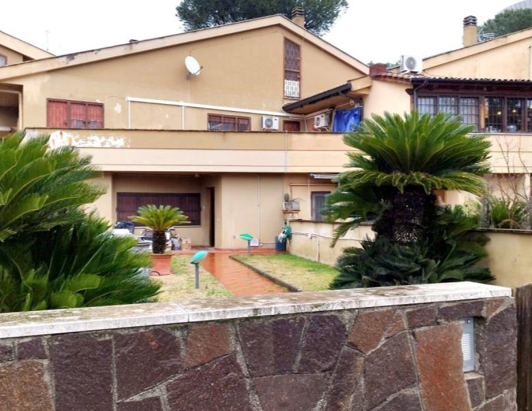 casa indipendente in vendita a Roma in zona Prenestino-Centocelle