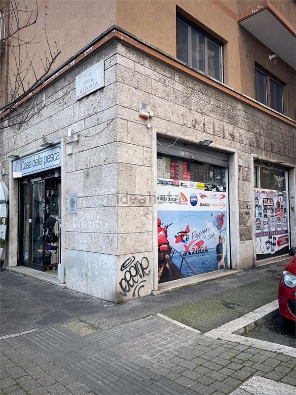 locale commerciale in vendita a Roma in zona Centro Storico