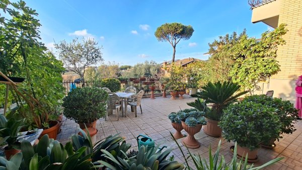 appartamento in vendita a Roma in zona Massimina/Casal Lumbroso