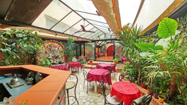 locale commerciale in vendita a Roma in zona Ostiense