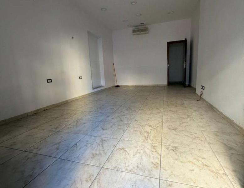 locale commerciale in vendita a Roma in zona Prenestino-Centocelle