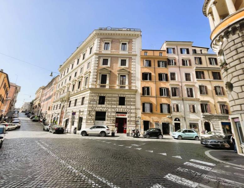 appartamento in vendita a Roma in zona Rione Monti/Campitelli
