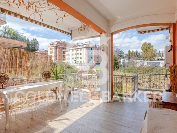 appartamento in vendita a Roma in zona Tomba di Nerone