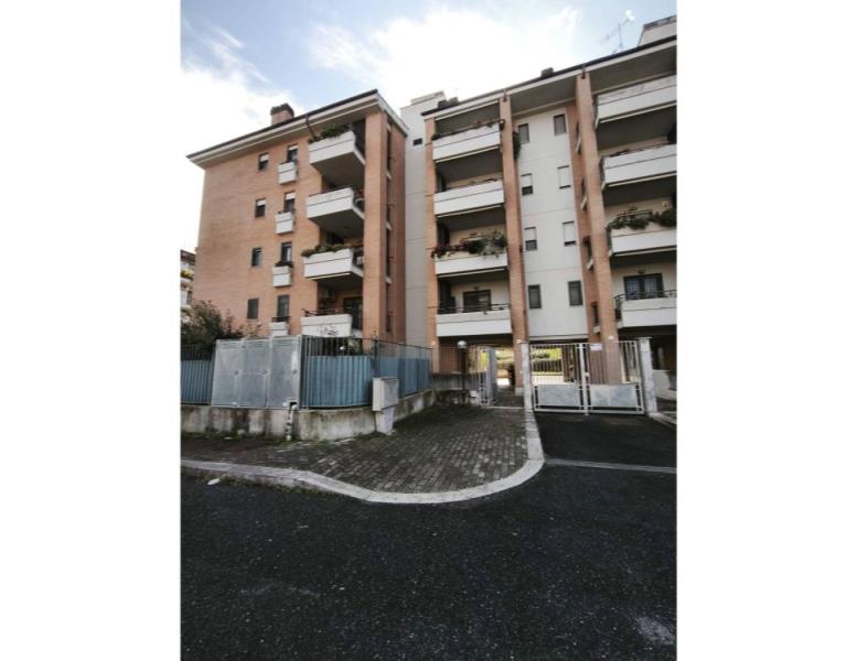 appartamento in vendita a Roma in zona Selva Candida