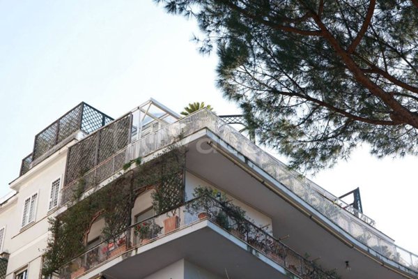 appartamento in vendita a Roma in zona Ardeatino