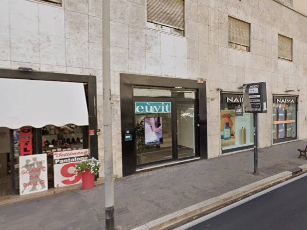 negozio in vendita a Roma in zona Trieste