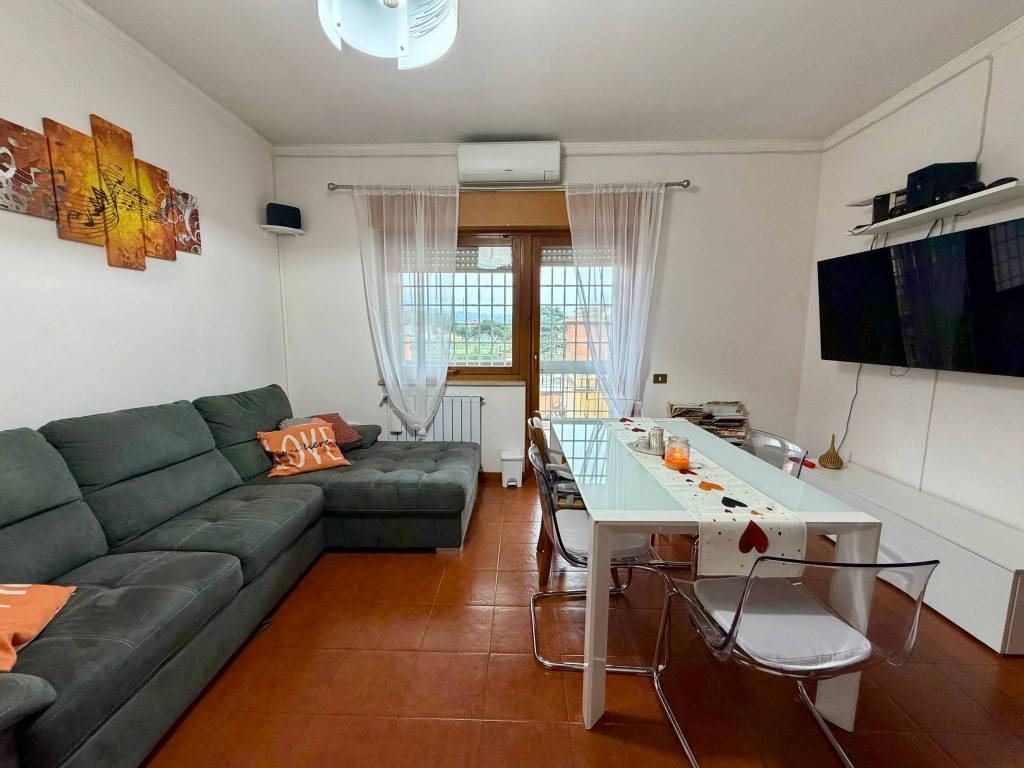 appartamento in vendita a Roma in zona Romanina