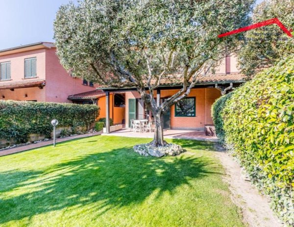 casa indipendente in vendita a Roma in zona Infernetto