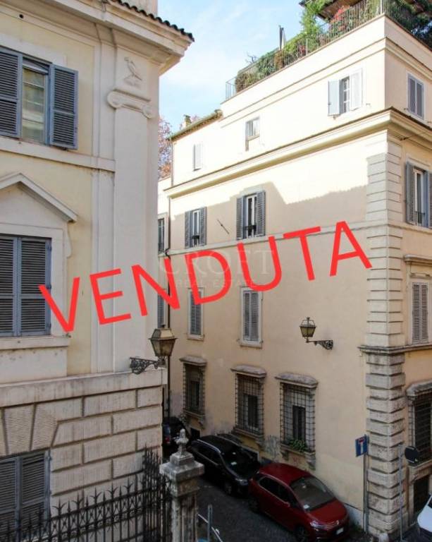 appartamento in vendita a Roma in zona Rione di Ponte