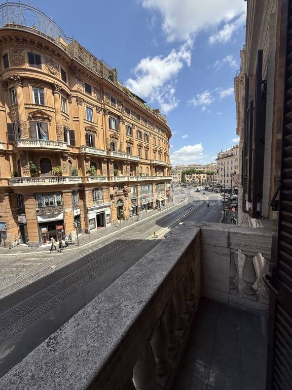 appartamento in vendita a Roma in zona Parione/Sant'Eustachio