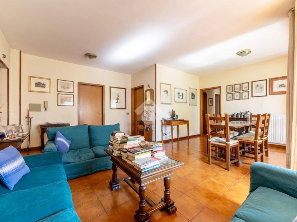 appartamento in vendita a Roma in zona Giuliano Dalmata