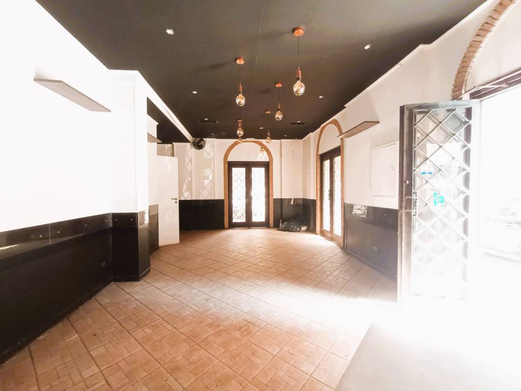 negozio in vendita a Roma in zona Ostia