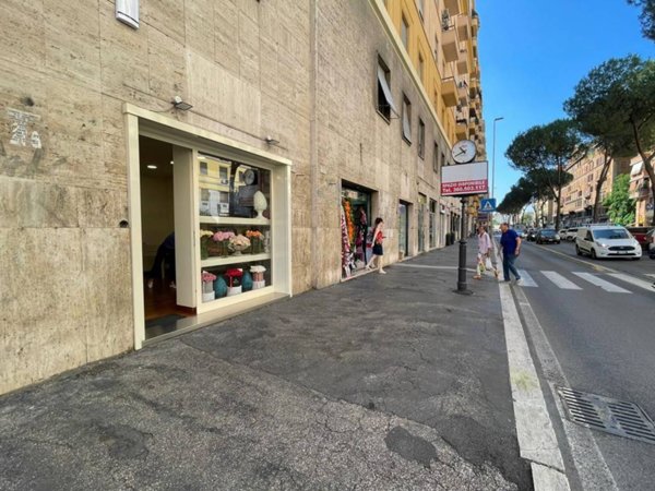 negozio in vendita a Roma in zona Trieste