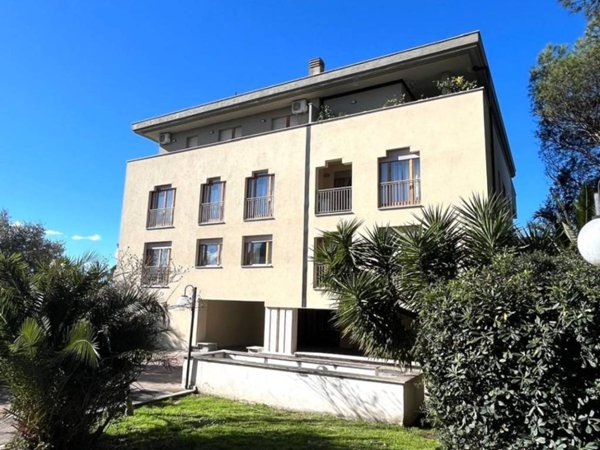 appartamento in vendita a Roma in zona Valle Muricana