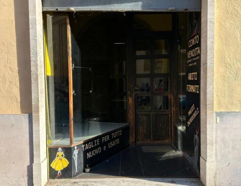 locale commerciale in vendita a Roma