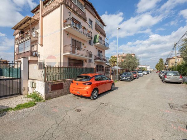 appartamento in vendita a Roma in zona Giardini di Corcolle