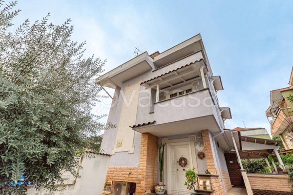 appartamento in vendita a Roma in zona Torre Gaia