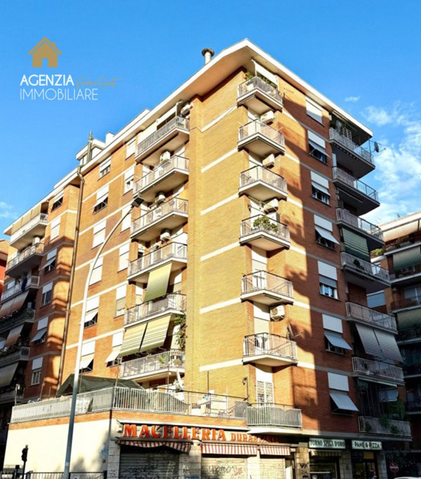 appartamento in vendita a Roma in zona Appio Claudio