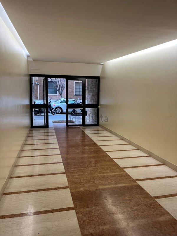 ufficio in vendita a Roma in zona Ardeatino