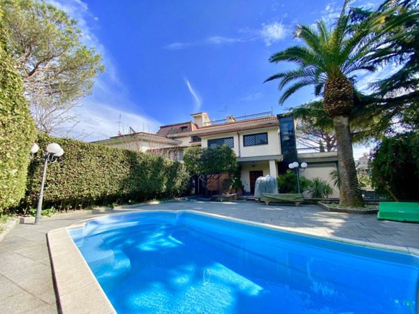 casa indipendente in vendita a Roma in zona Pinciano
