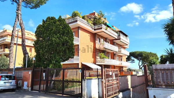 appartamento in vendita a Roma in zona Montespaccato