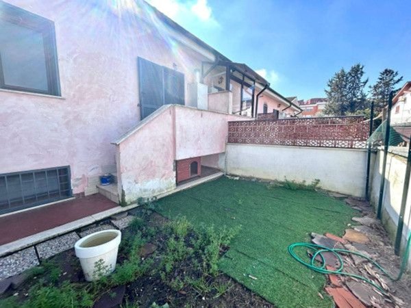 casa indipendente in vendita a Roma in zona Acilia