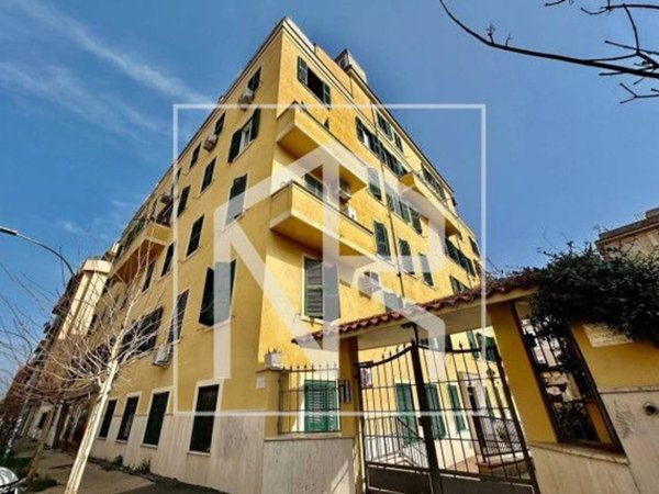 appartamento in vendita a Roma in zona Tuscolano