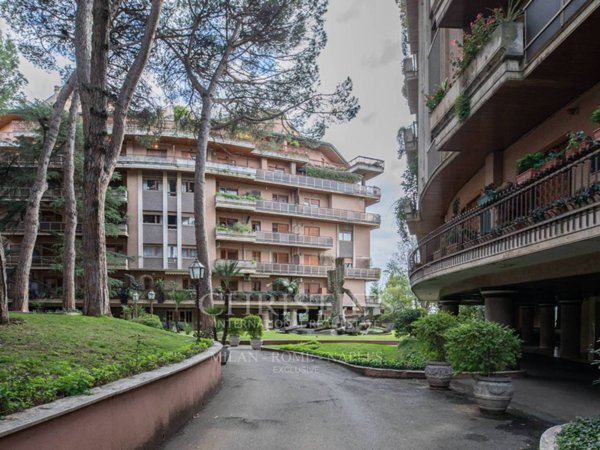 appartamento in vendita a Roma in zona Tomba di Nerone