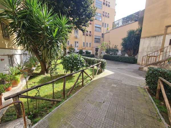 appartamento in vendita a Roma in zona Ostiense