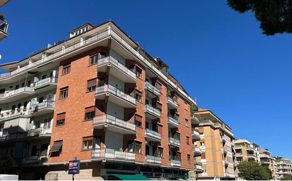 appartamento in vendita a Roma in zona Tor di Quinto