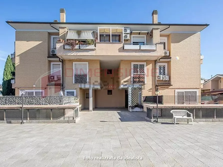 appartamento in vendita a Roma in zona Lunghezza