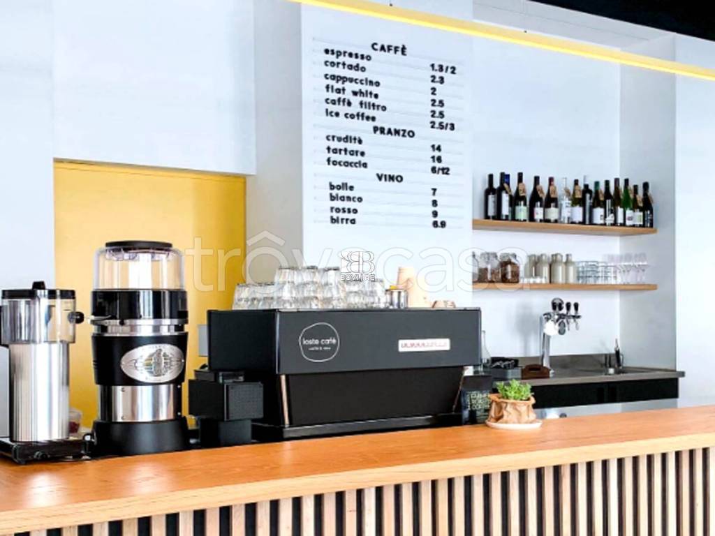 negozio in vendita a Roma in zona Tor di Quinto