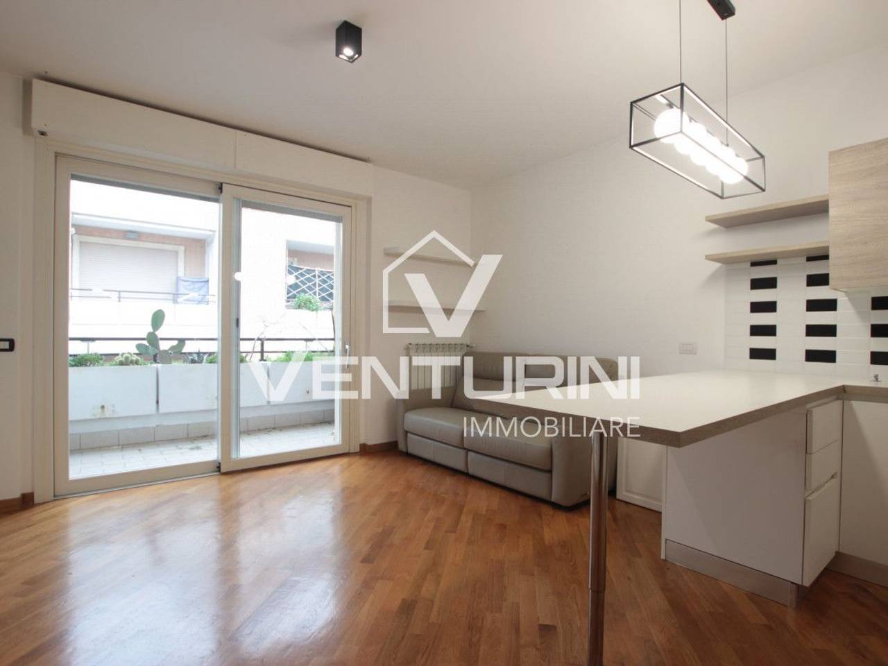 appartamento in vendita a Roma in zona Valle Muricana