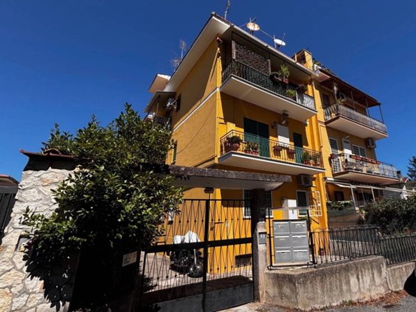 appartamento in vendita a Roma in zona Labaro