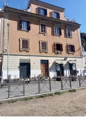 negozio in vendita a Roma in zona Ostiense