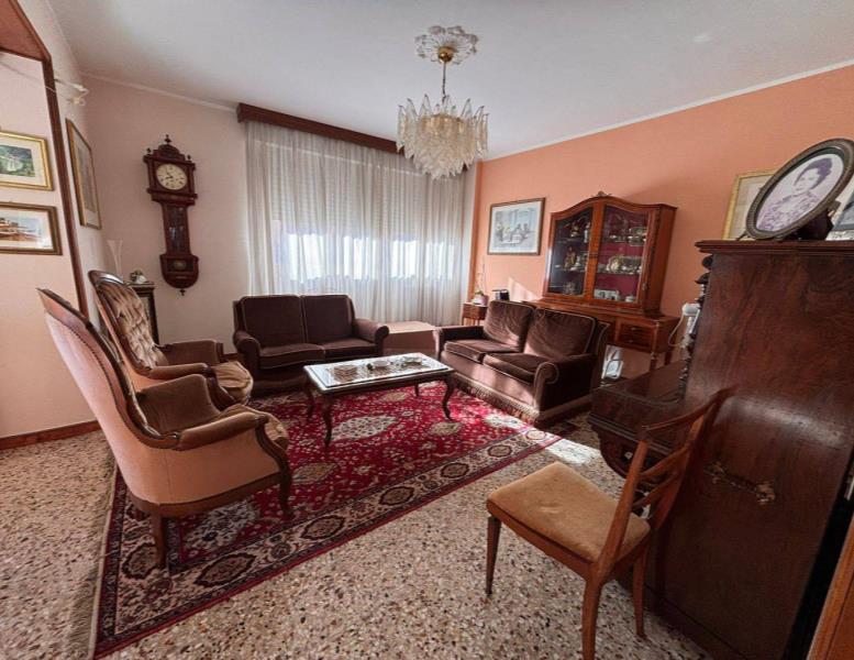 appartamento in vendita a Roma in zona Spinaceto