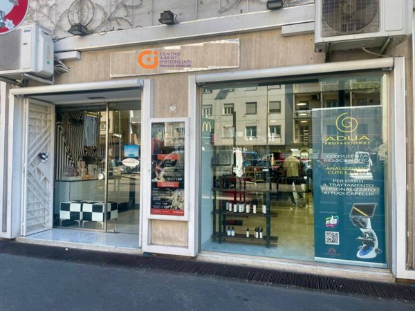 negozio in vendita a Roma in zona Cinecittà