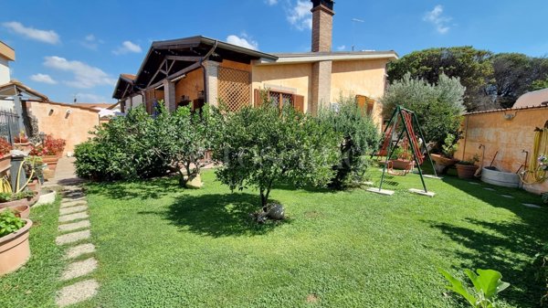 casa indipendente in vendita a Roma in zona Dragona/Bagnoletto