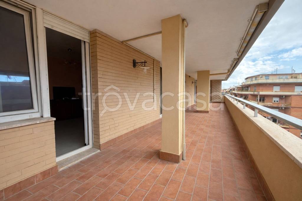 appartamento in vendita a Roma in zona Ostia