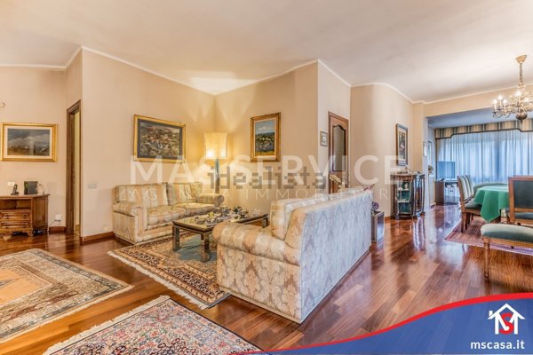 appartamento in vendita a Roma in zona Mostacciano