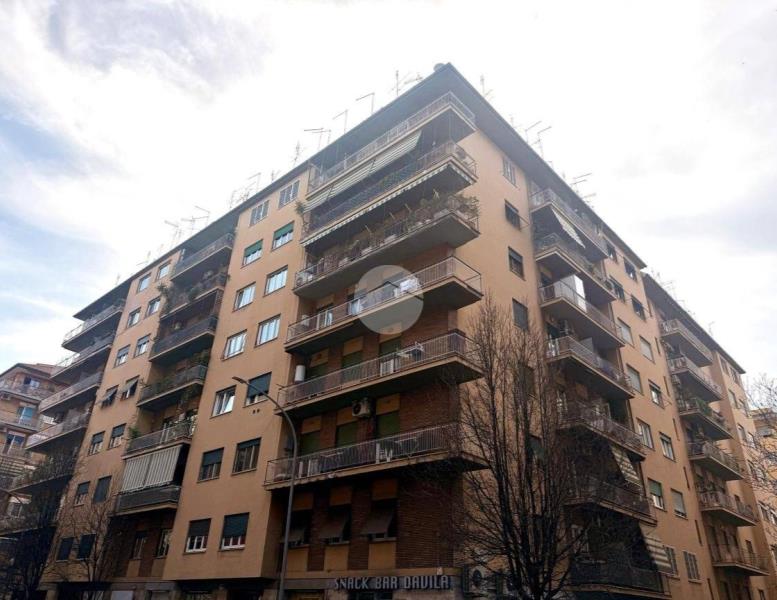 appartamento in vendita a Roma in zona Appio Latino