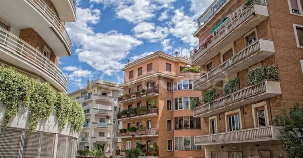 ufficio in vendita a Roma in zona Parioli