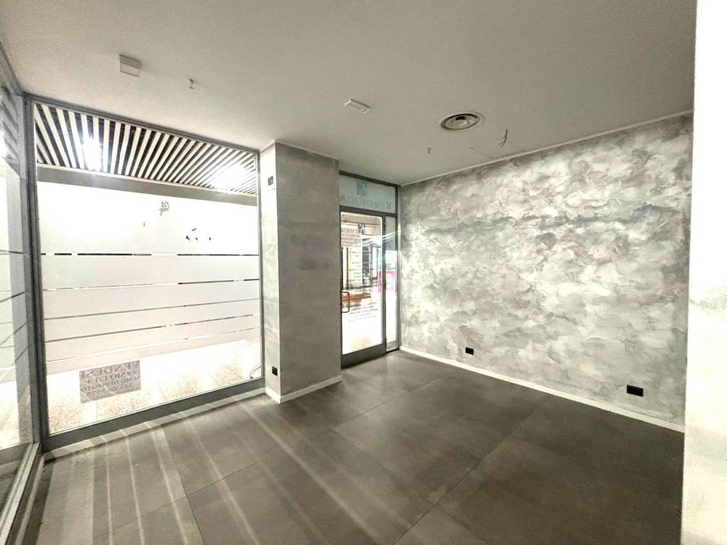 negozio in vendita a Roma in zona Giuliano Dalmata