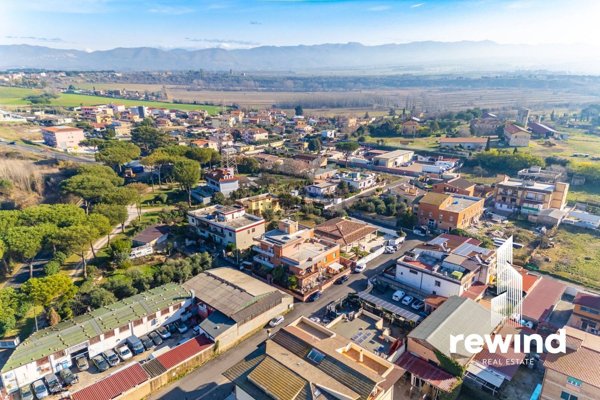 appartamento in vendita a Roma in zona Castelverde