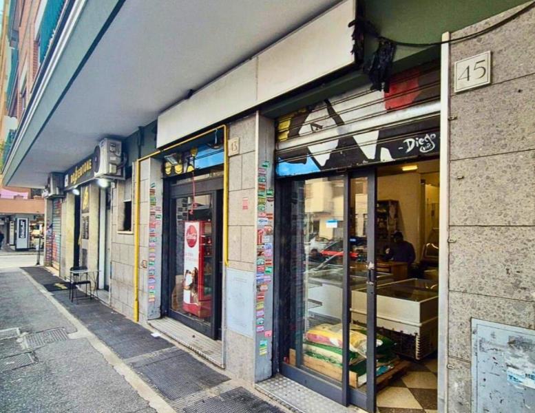 negozio in vendita a Roma in zona Collatino