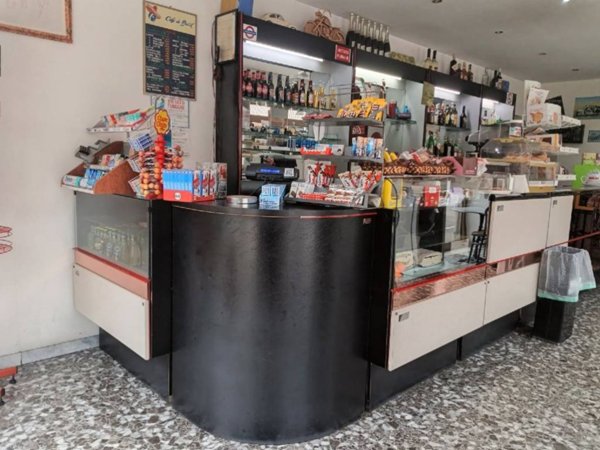 negozio in vendita a Roma in zona Appio Latino